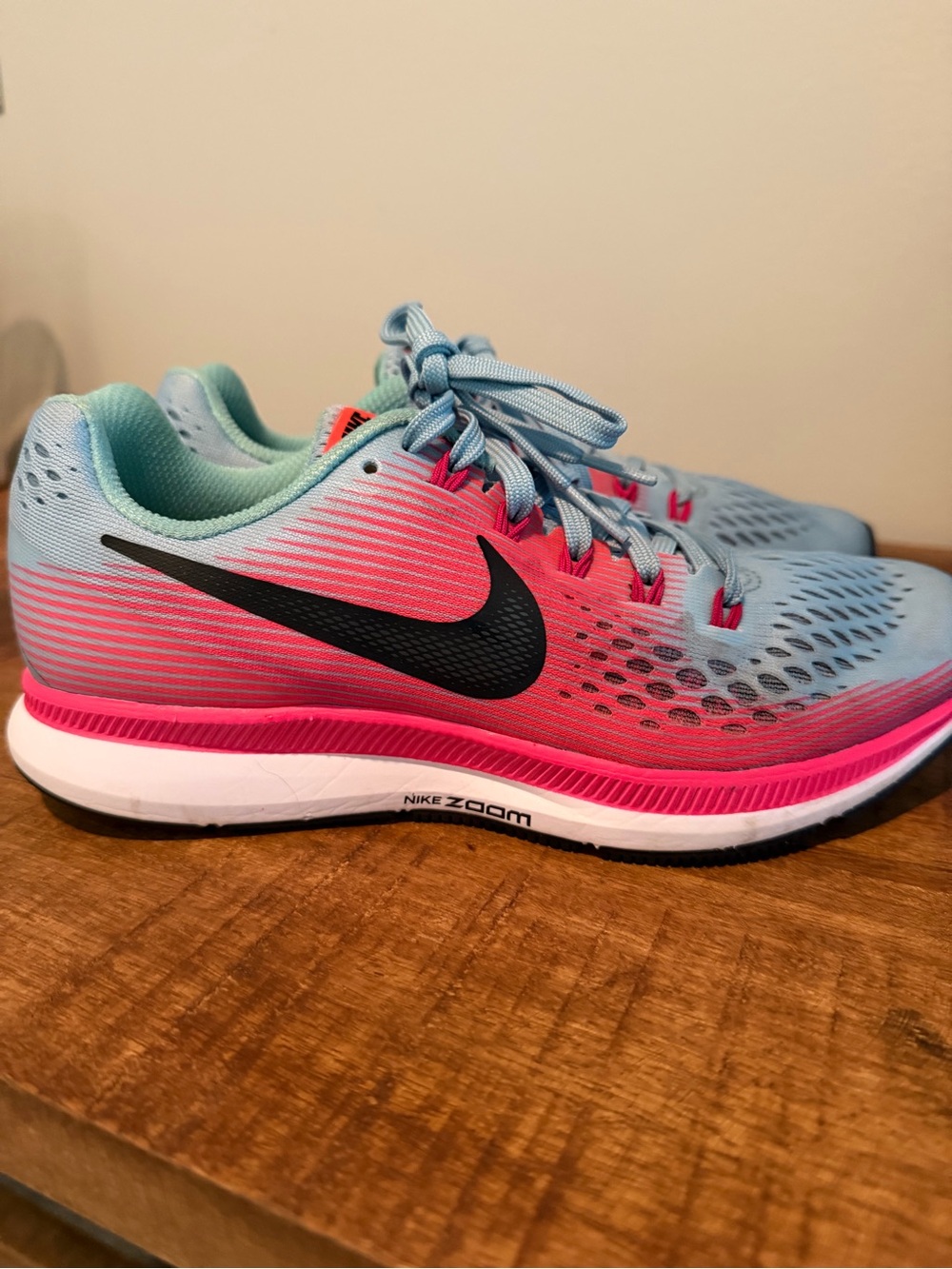 Nike Women’s Zoom Pegasus 34 Blue and Pink Gradient Athletic Sneakers